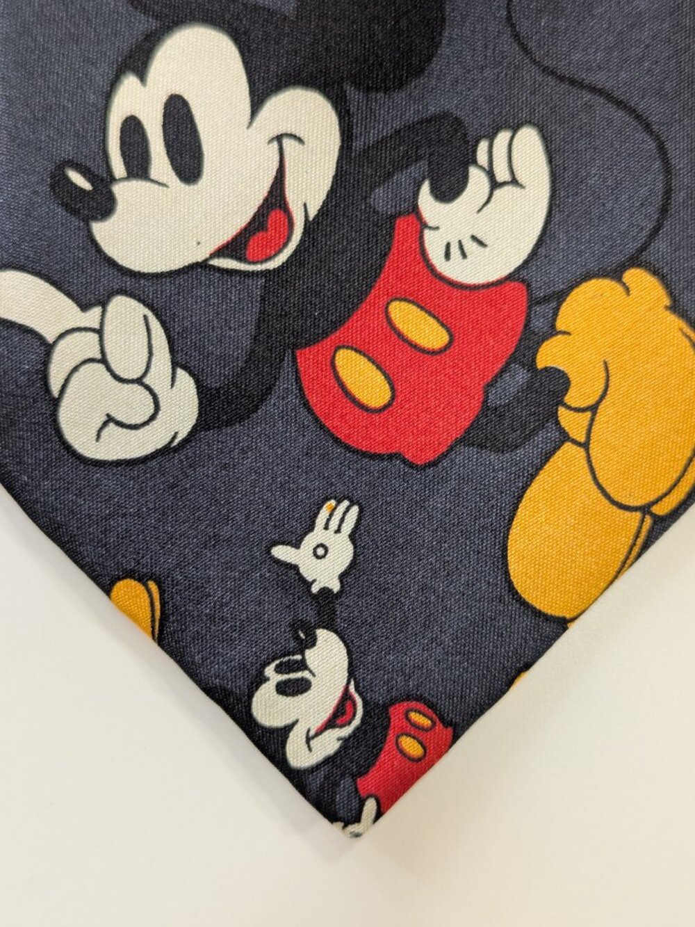 Vintage Disney KM Milano Mickey Mouse Cartoon Necktie - Picture 3 of 7